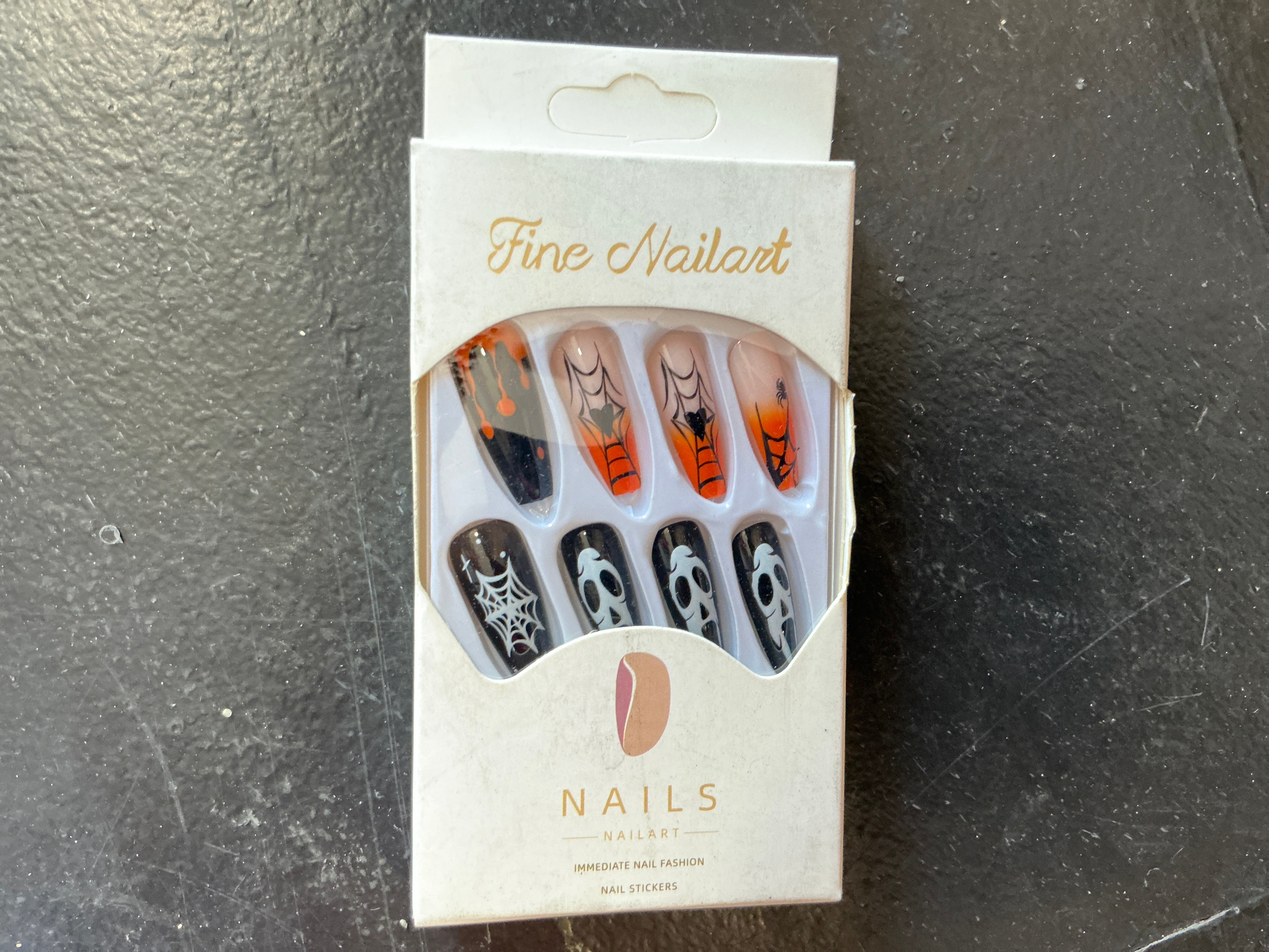 Scream nails