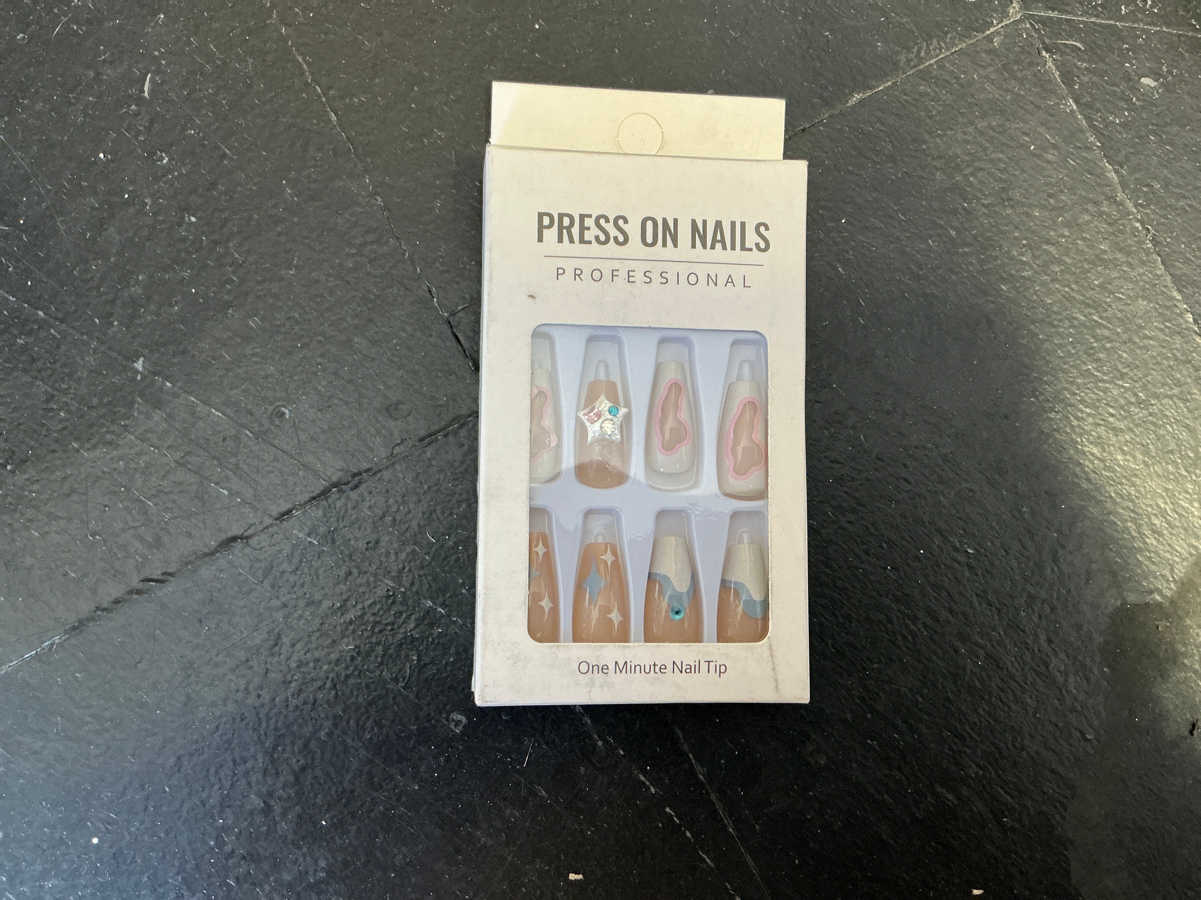 Press on nails
