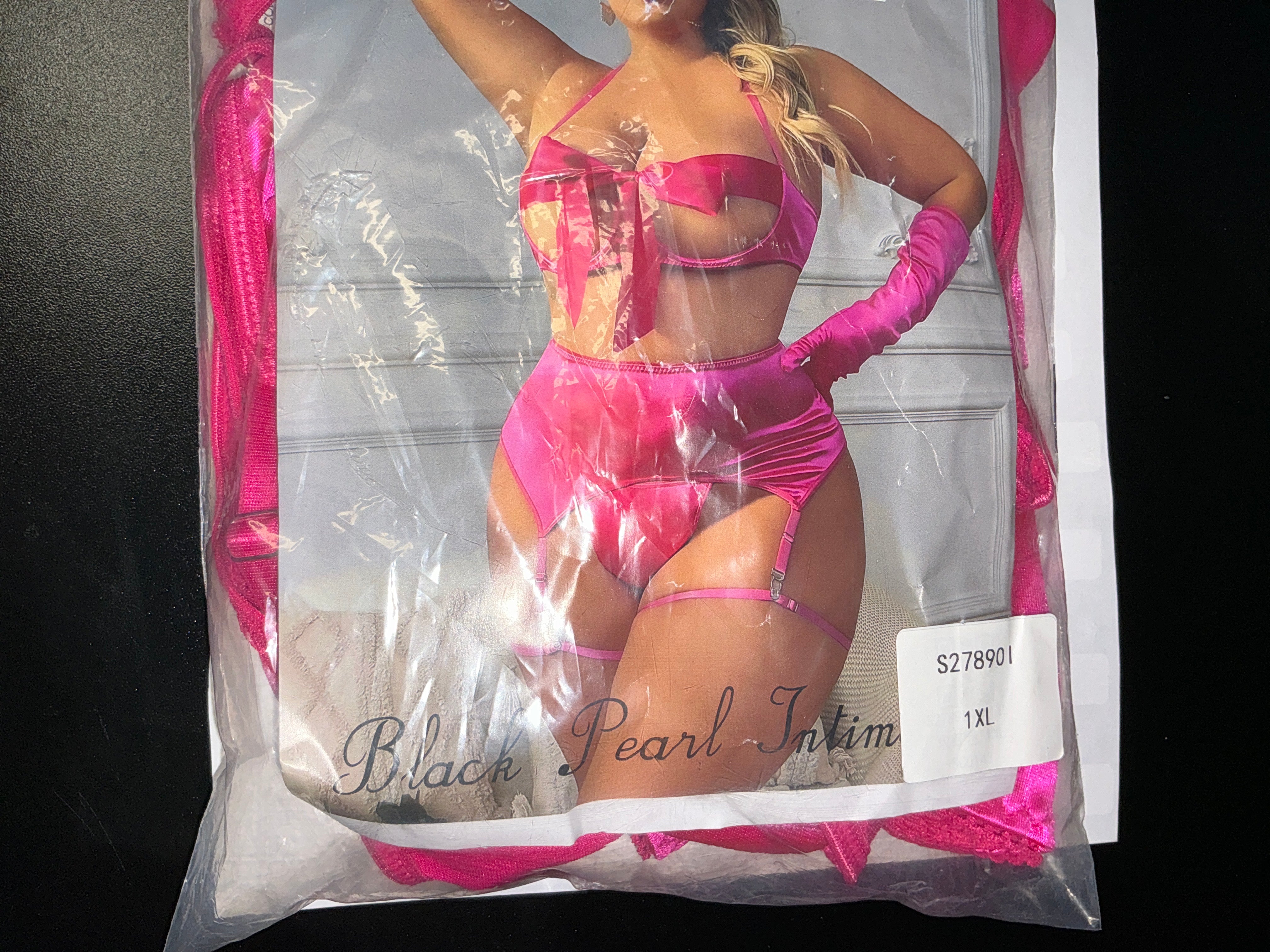 Black pearl intimates