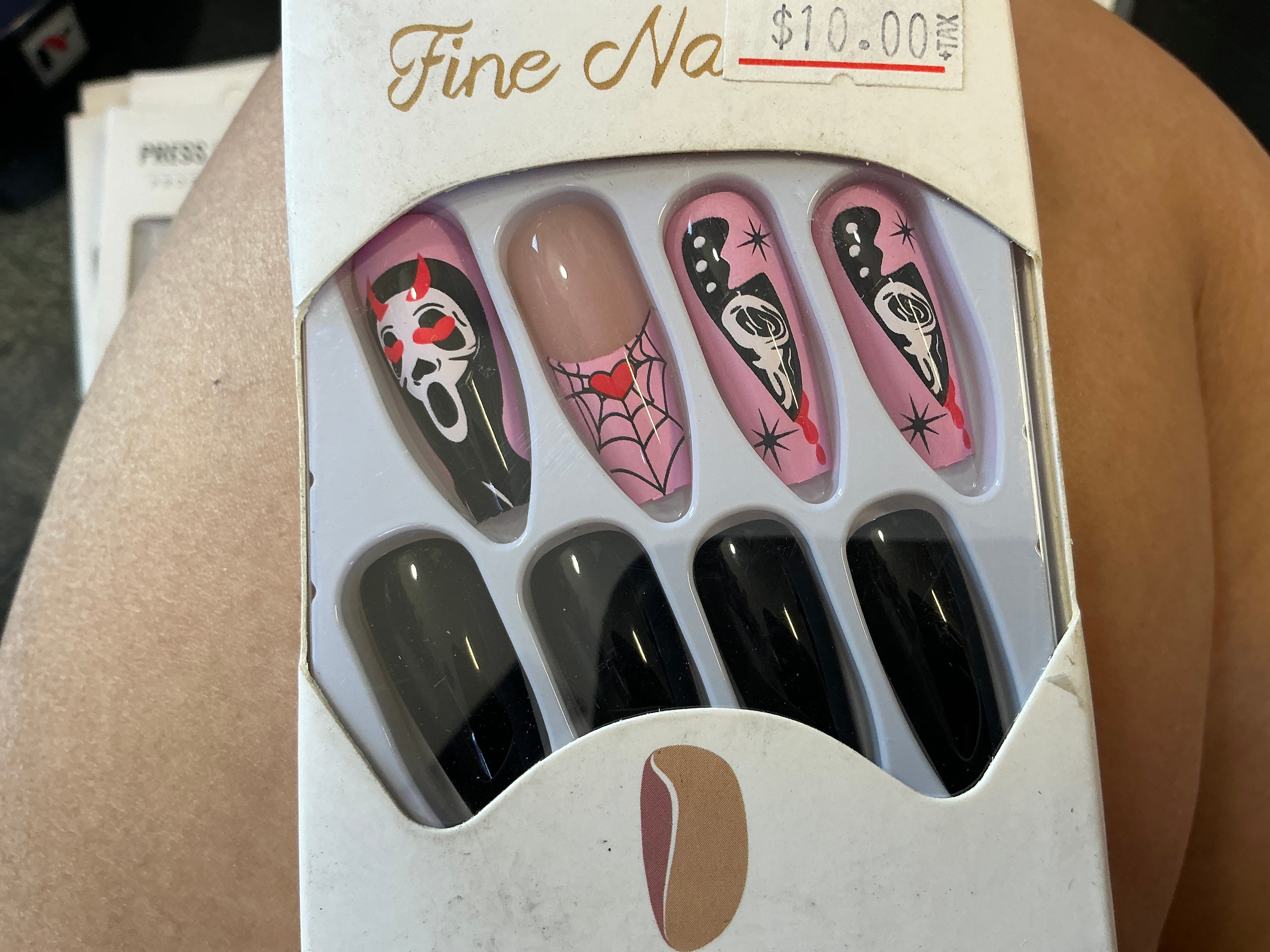 Pink scream nails
